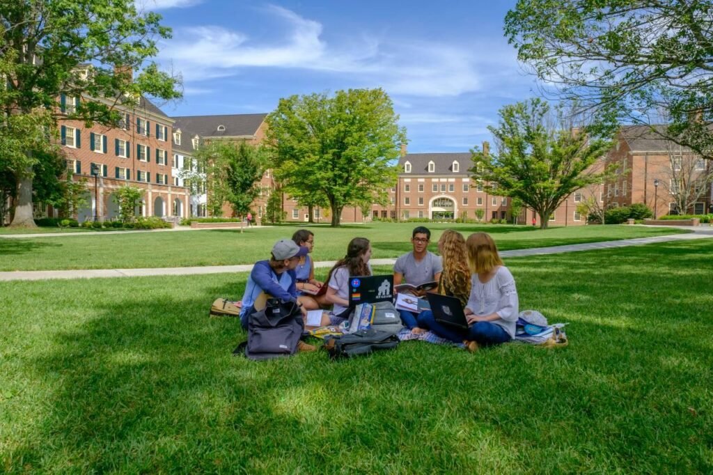 Financial Aid and Student Loans in the USA